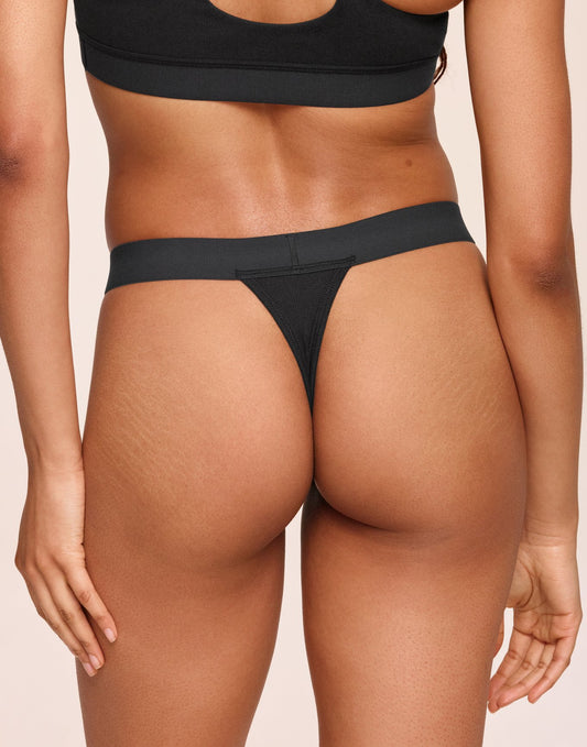 Tess Tanga Negro