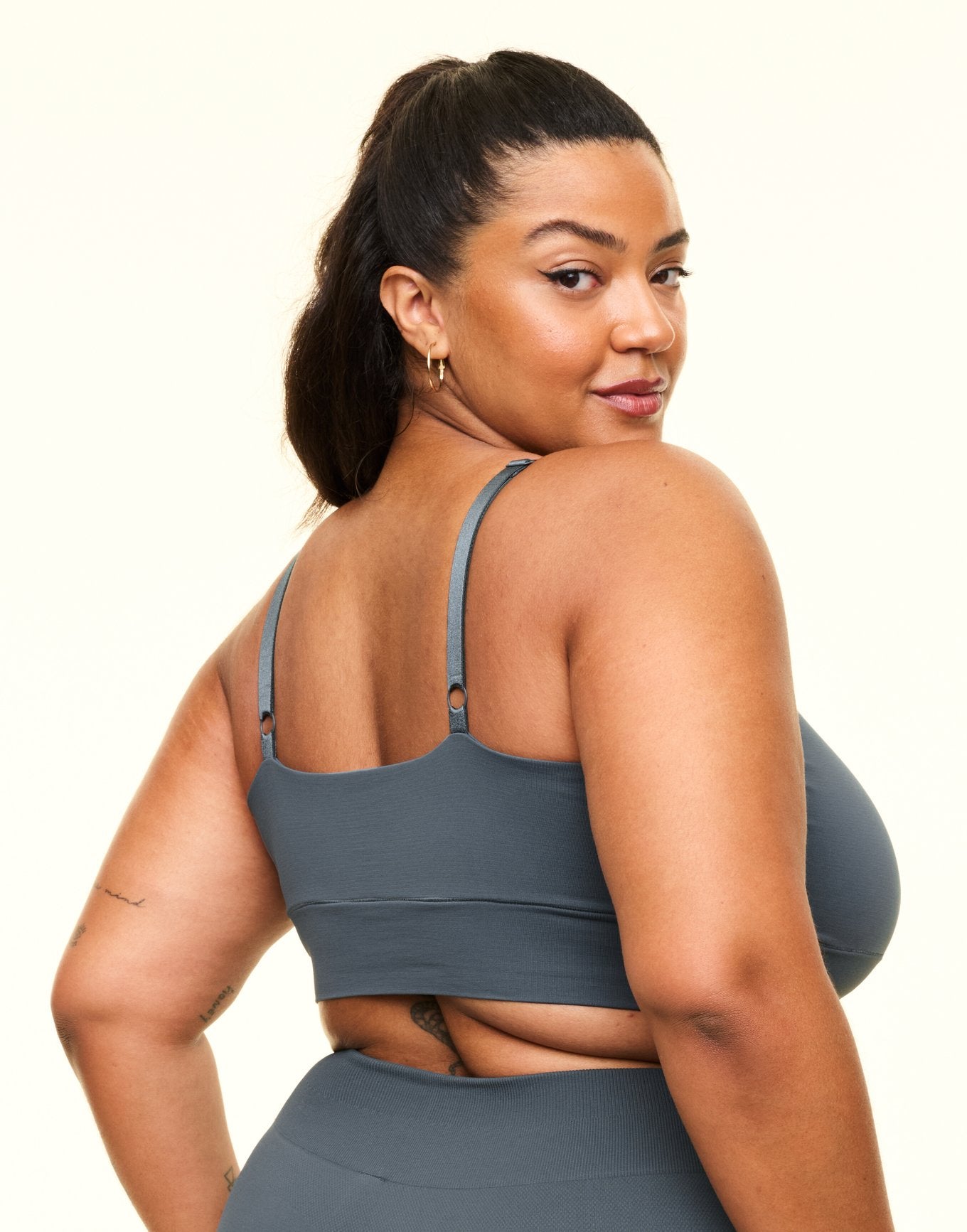 The Everyday Bralette Contorno Plus Gris