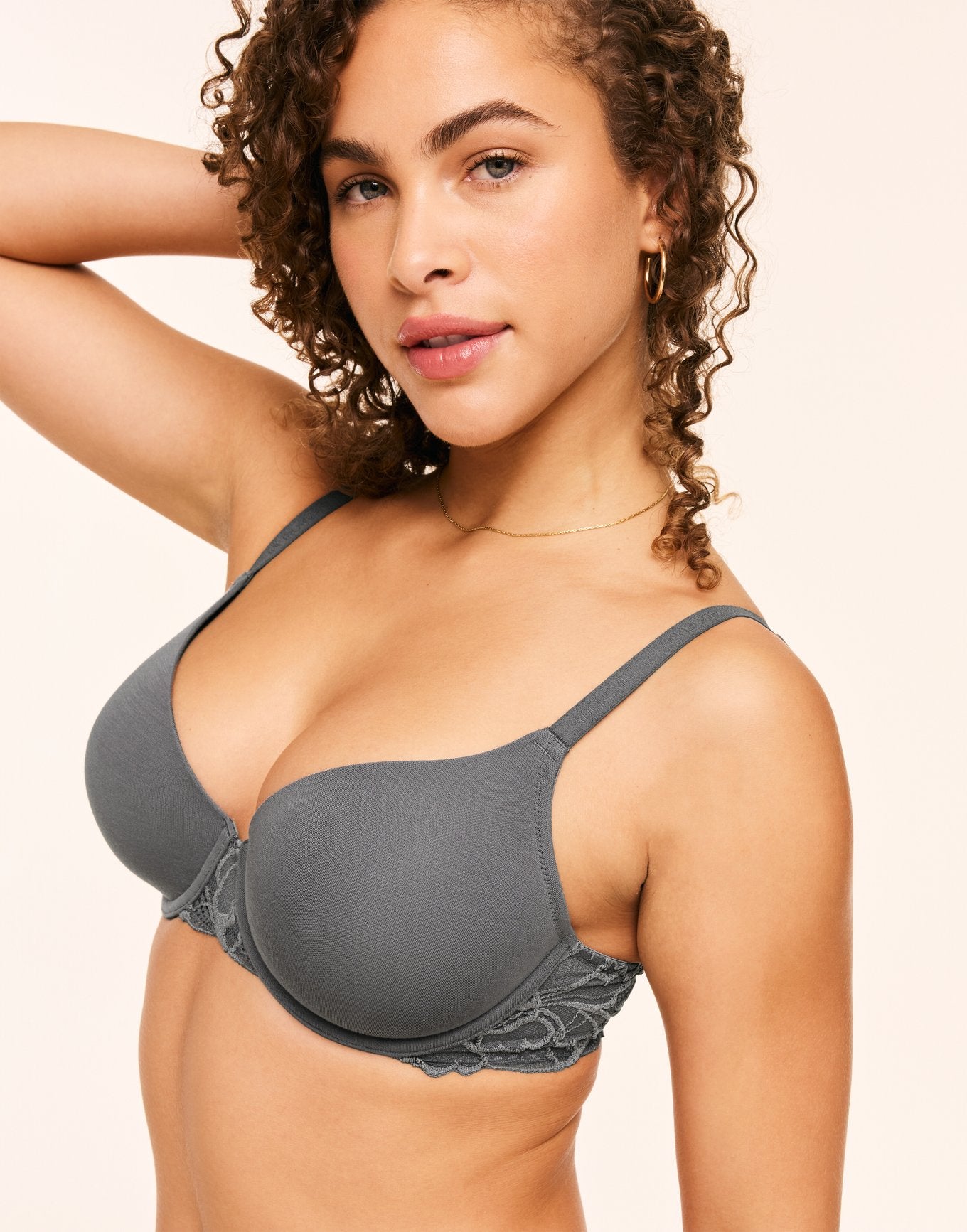 Teagan Contorno Gris