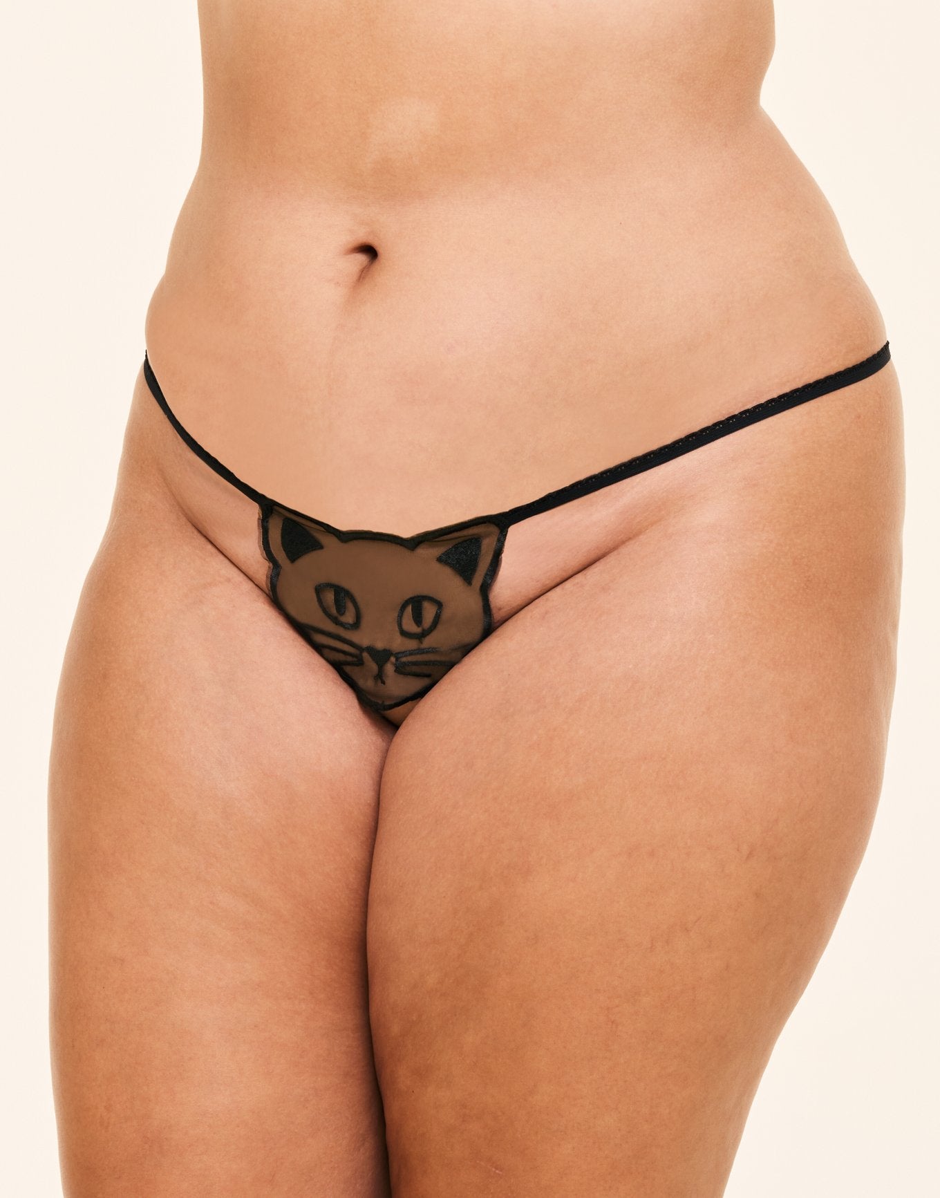 Catira Tanga de Hilo Plus Negro