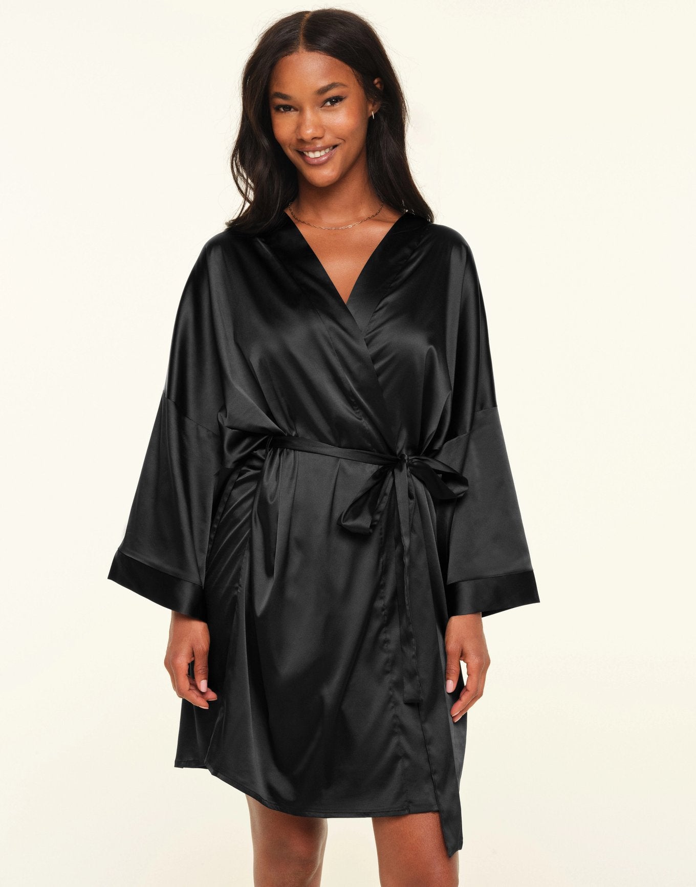 Team Bride Satin Robe Negro